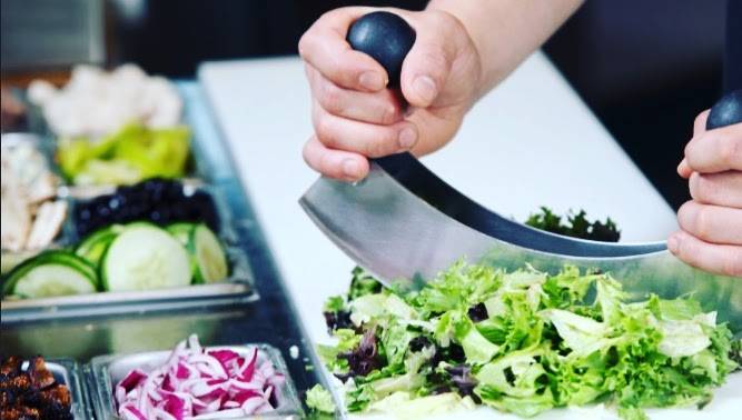 Crushed Red- Edwardsville | meal delivery | 222 E Park St, Edwardsville, IL 62025, USA | 6183079861 OR +1 618-307-9861