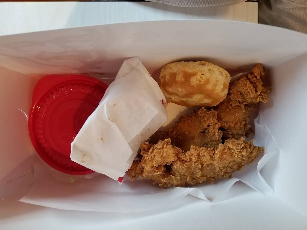 KFC | restaurant | 915 N Interstate 35, DeSoto, TX 75115, USA | 9722246042 OR +1 972-224-6042