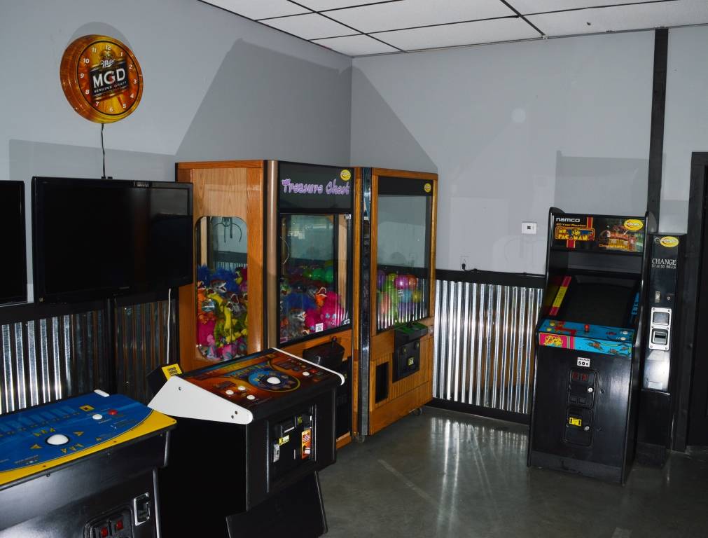 Hideout Pizzaria | restaurant | 5620 Barrett Ln, Louisville, KY 40272, USA | 5027423145 OR +1 502-742-3145