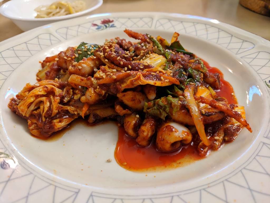 Chun Ju Restaurant | restaurant | 5707 W Dempster St, Morton Grove, IL 60053, USA | 8474700066 OR +1 847-470-0066