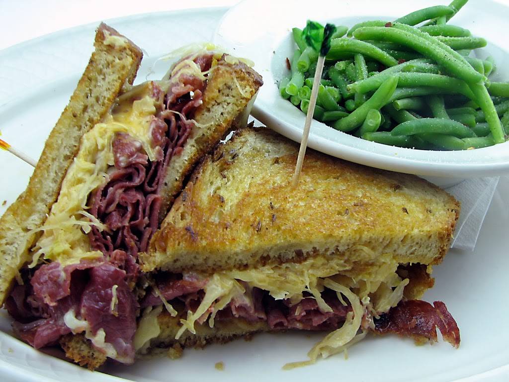 Village Draft House | restaurant | 428 Daniels St, Raleigh, NC 27605, USA | 9198331373 OR +1 919-833-1373