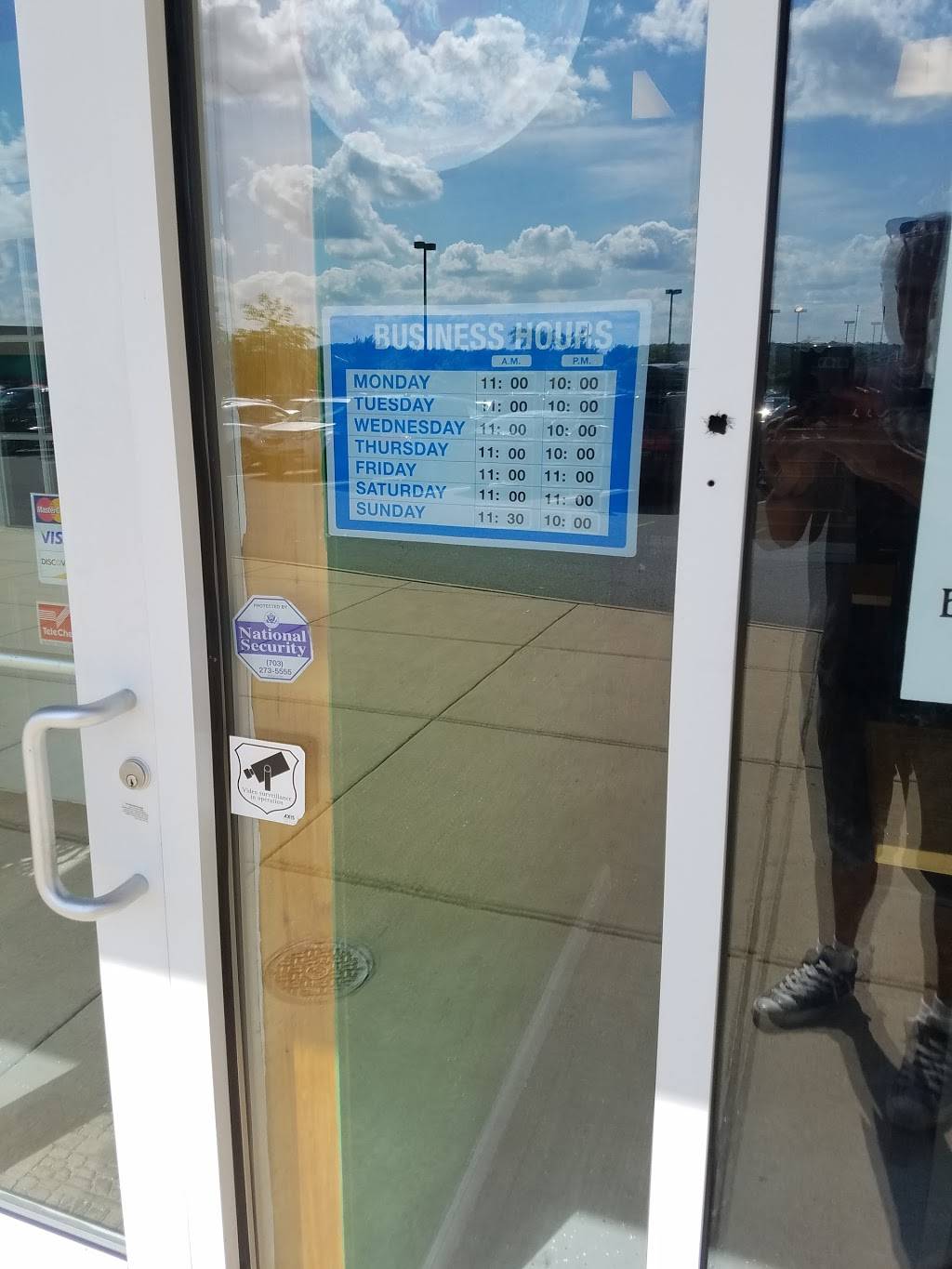 Lins James Cafe Chinese Restaurant | restaurant | 671 Potomac Station Dr, Leesburg, VA 20176, USA | 7036691526 OR +1 703-669-1526