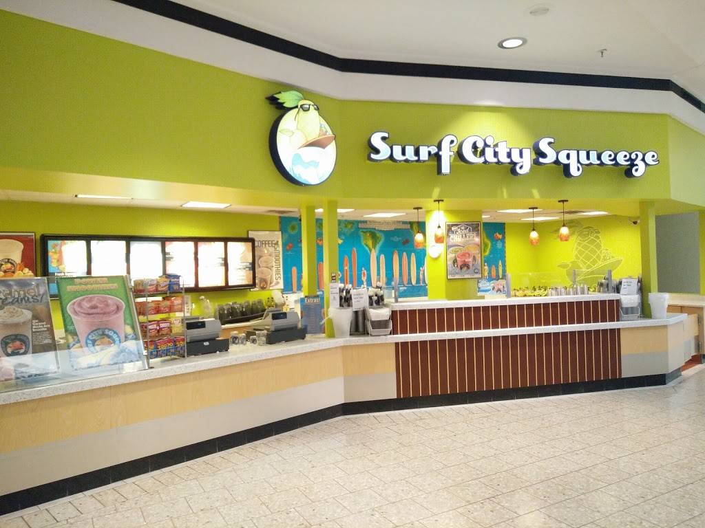 Surf City Squeeze | restaurant | 14600 Lakeside Cir # F103, Sterling Heights, MI 48313, USA | 5865663335 OR +1 586-566-3335
