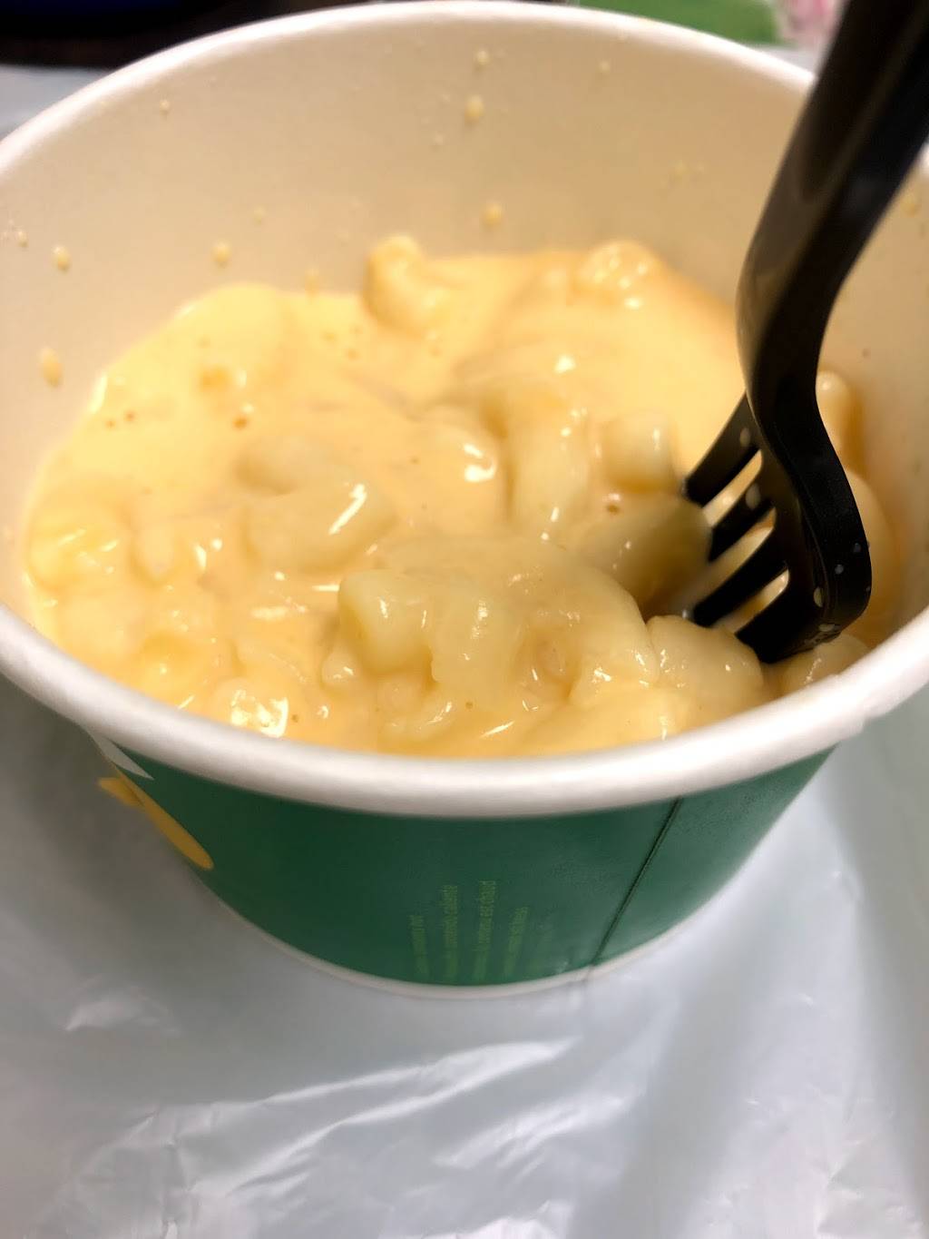 Subway | restaurant | 2084-A Lawrence Ave E, Scarborough, ON M1R 2Z5, Canada | 6473451205 OR +1 647-345-1205