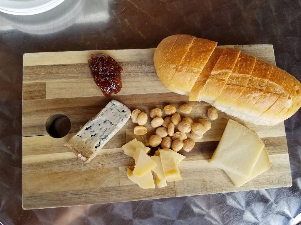 The Cheesemongers Table | restaurant | 203 5th Ave S #1, Edmonds, WA 98020, USA | 4256408949 OR +1 425-640-8949