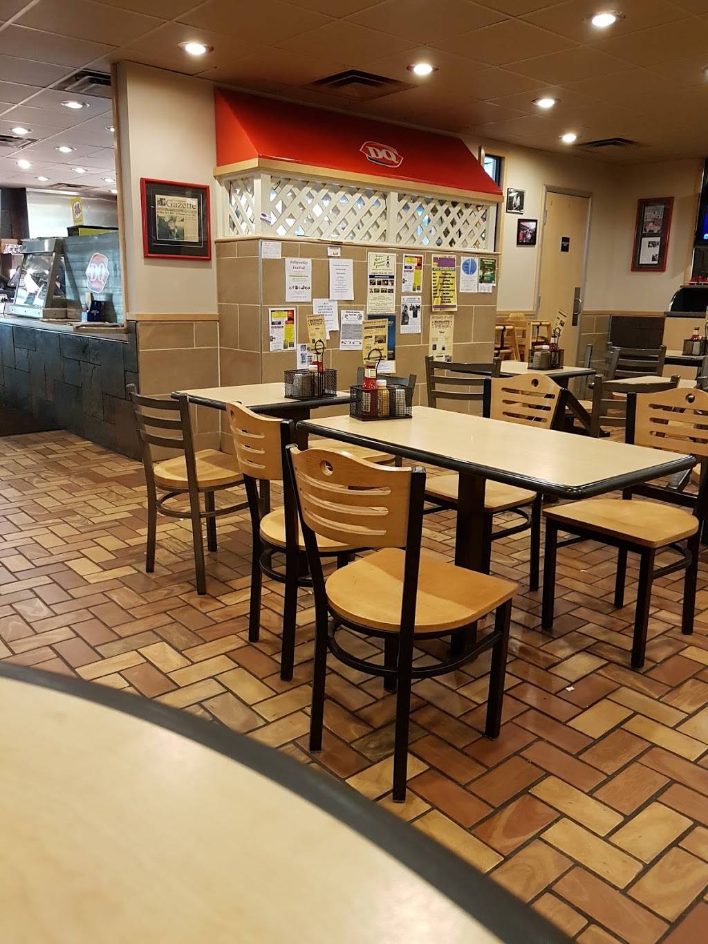 Dairy Queen Store | restaurant | 133 E Water St, Flemingsburg, KY 41041, USA | 6068493030 OR +1 606-849-3030