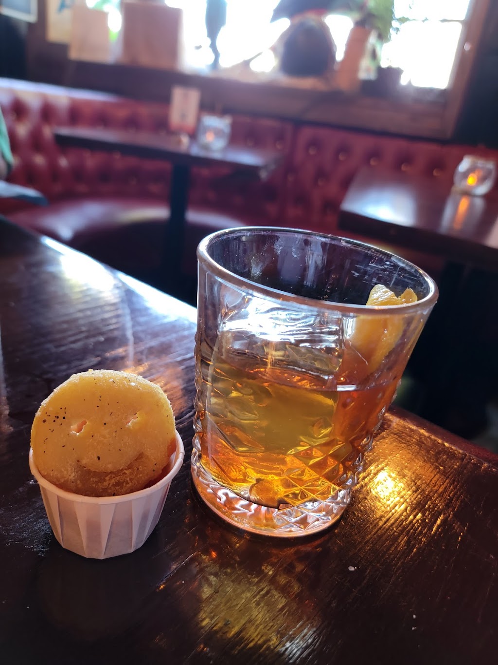 The Burbank Pub | restaurant | 2013 W Burbank Blvd, Burbank, CA 91506, USA | 8185883013 OR +1 818-588-3013