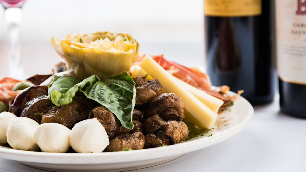 Carluccis Waterfront | restaurant | 876 Centerton Rd, Mt Laurel, NJ 08054, USA | 8562355737 OR +1 856-235-5737