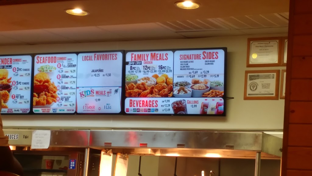 Popeyes Louisiana Kitchen | restaurant | 410 E Green St, Tallulah, LA 71282, USA | 3185742442 OR +1 318-574-2442