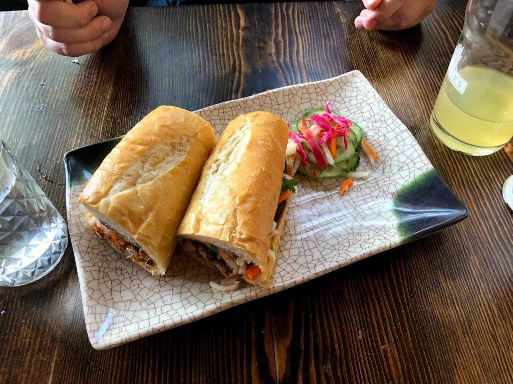 Bánh Mì and Bottles | meal takeaway | 712-14 South St, Philadelphia, PA 19147, USA | 2158001533 OR +1 215-800-1533