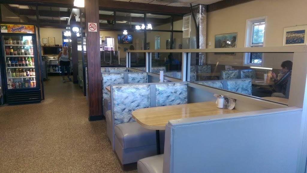 New Town Restaurant & Deli | restaurant | 448 N 9th St, Philadelphia, PA 19123, USA | 2159787156 OR +1 215-978-7156