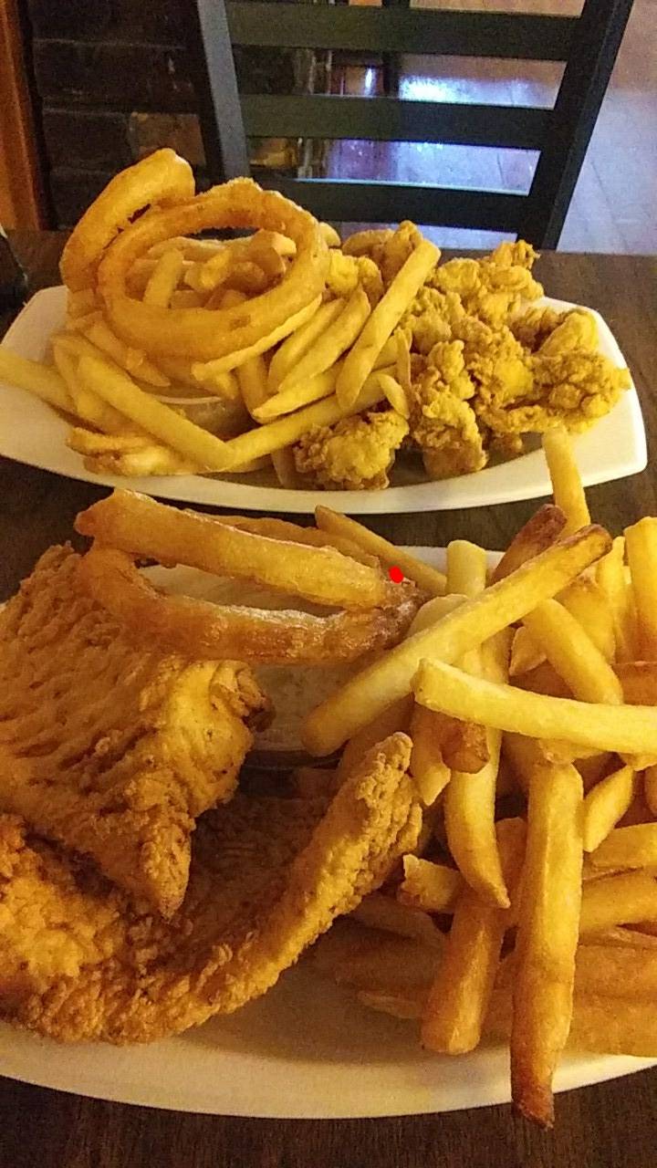 Lenas Seafood | restaurant | 131 Rabbit Rd, Salisbury, MA 01952, USA | 9784658572 OR +1 978-465-8572