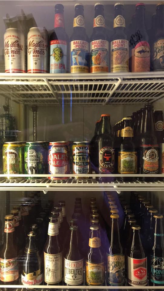 The Wine Closet | restaurant | 2423 Ventura Blvd, Camarillo, CA 93010, USA | 8053839812 OR +1 805-383-9812