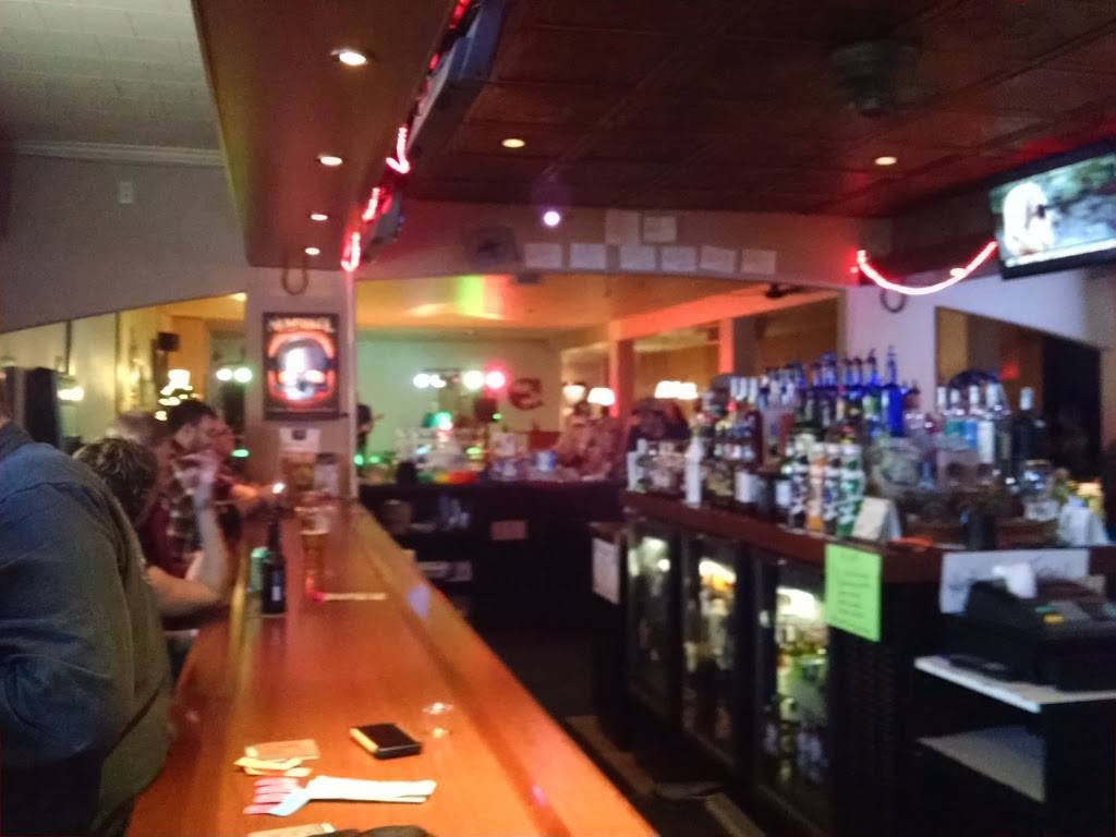 LJs Sports Zone & Grill | restaurant | 305 N 3rd Ave, Stratford, WI 54484, USA | 7155819126 OR +1 715-581-9126