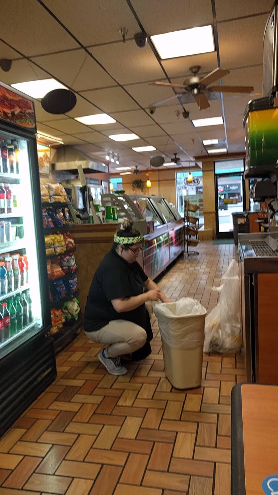 Subway | restaurant | 950 10th St Suite 6, Modesto, CA 95354, USA | 2095213100 OR +1 209-521-3100