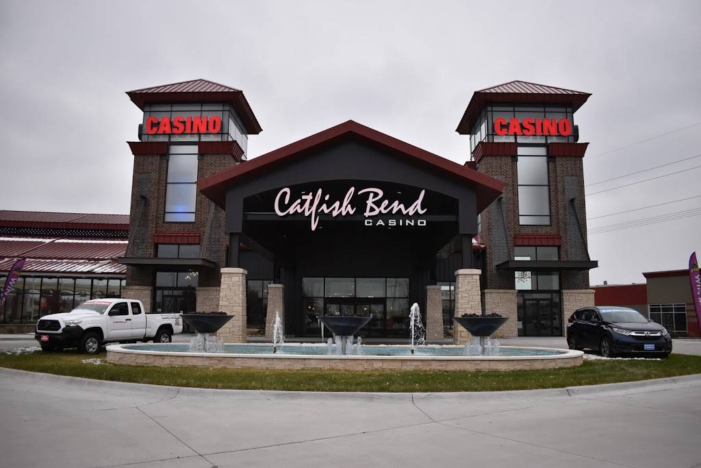 Edgewater Grille | restaurant | 3001 Winegard Dr, Burlington, IA 52601, USA | 3197532946 OR +1 319-753-2946