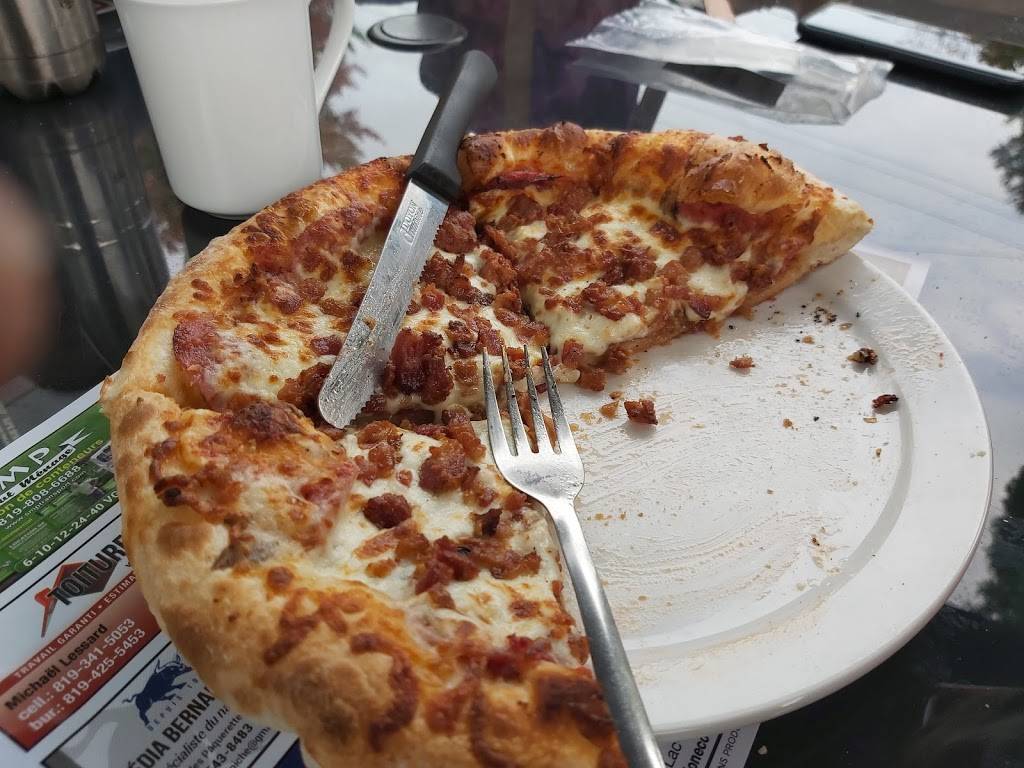 Pizzeria Du Coin | restaurant | 2391 Rue Principale, Saint-Faustin--Lac-Carré, QC J0T 1J1, Canada | 8196882828 OR +1 819-688-2828