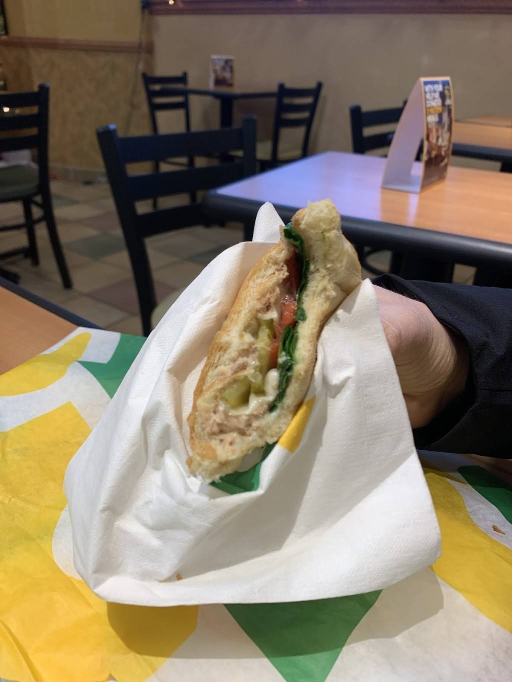 Subway | restaurant | ESSO ON THE RUN TRUCK STOP, 5906 Oil Heritage Rd, Wyoming, ON N7M 5J6, Canada | 5198453249 OR +1 519-845-3249