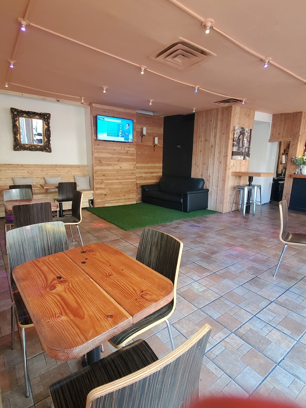 Sugar Kitchen And Drink | restaurant | 500 W 145th St, New York, NY 10031, USA | 6463878136 OR +1 646-387-8136