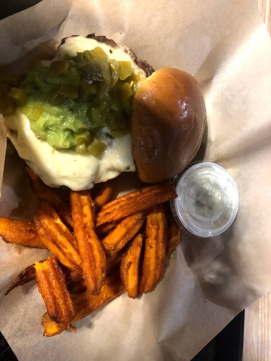 Luckys Burger & Brew Marietta | restaurant | 68 North Marietta Pkwy NW Suite 102, Marietta, GA 30060, USA | 6788100000 OR +1 678-810-0000