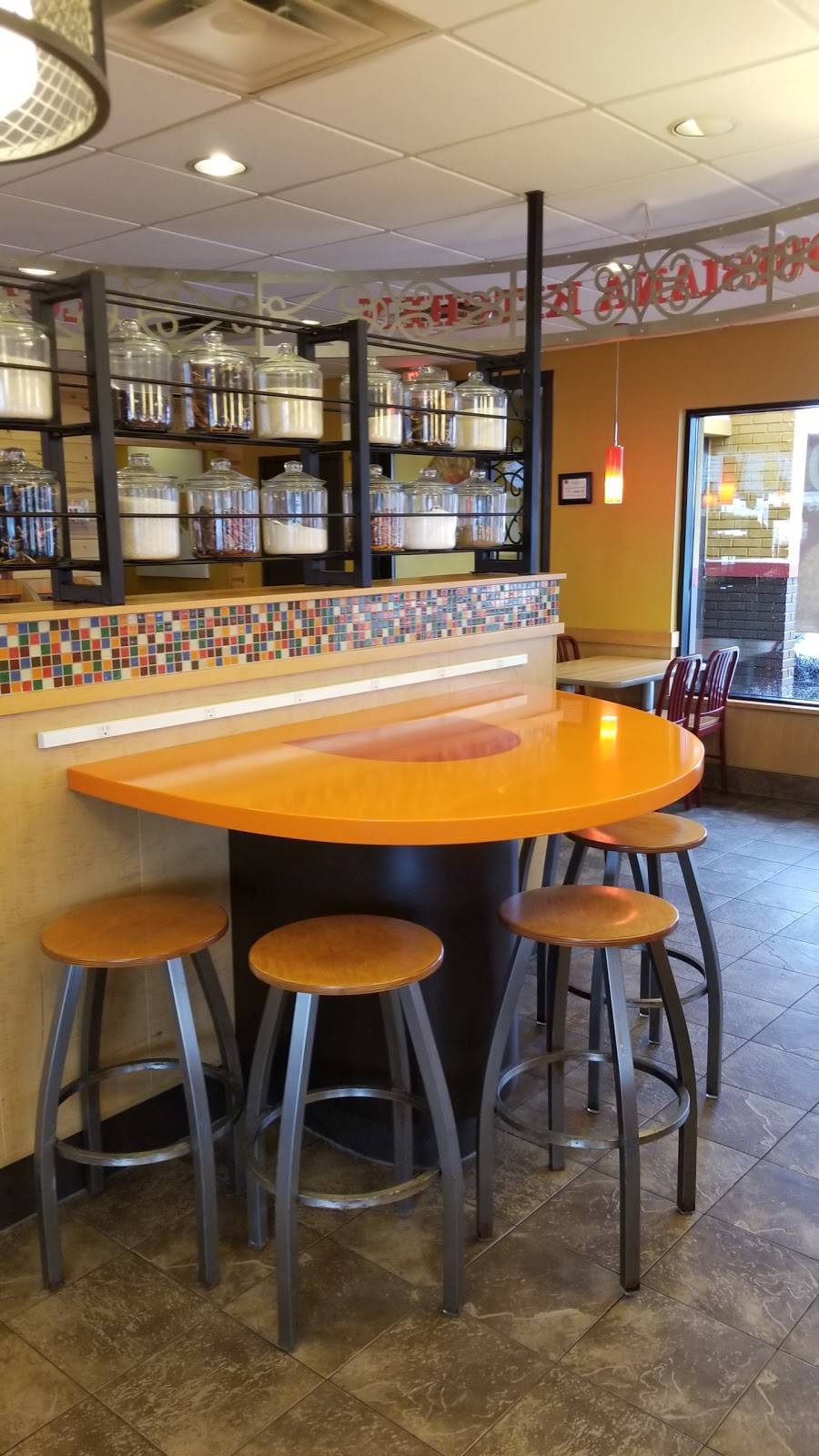 Popeyes Louisiana Kitchen | restaurant | 1722 Suburban Ave, St Paul, MN 55106, USA | 6513400395 OR +1 651-340-0395