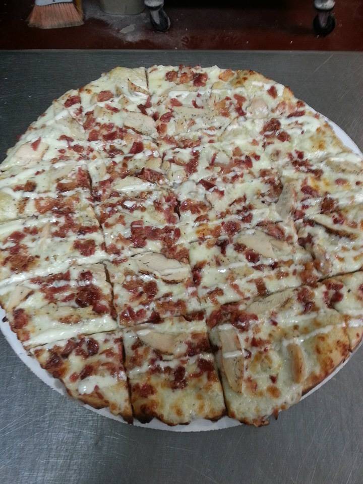 Whitestown Pizza King | meal takeaway | 103 S Main St, Whitestown, IN 46075, USA | 3177683500 OR +1 317-768-3500