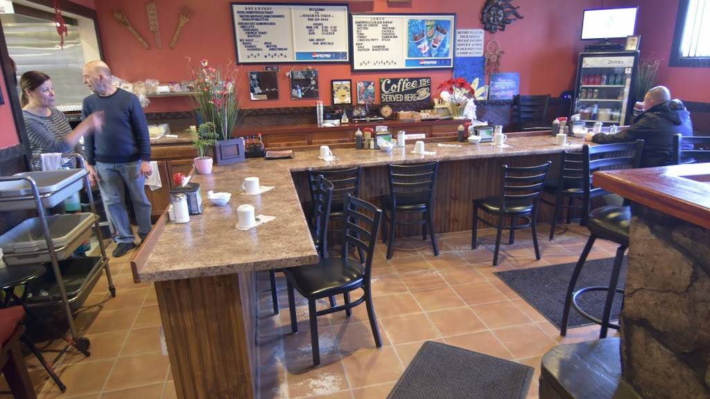Rosarias Diner | restaurant | 591 Rodman St, Fall River, MA 02721, USA | 5083249454 OR +1 508-324-9454