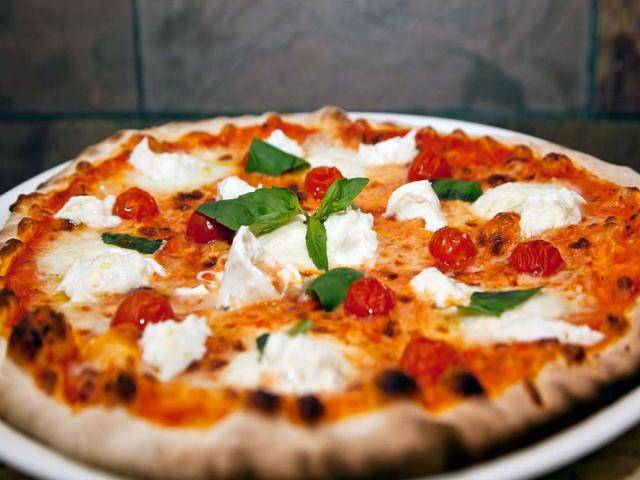 Pepe Rosso To Go | restaurant | 149 Sullivan St # 1, New York, NY 10012, USA | 2126774555 OR +1 212-677-4555