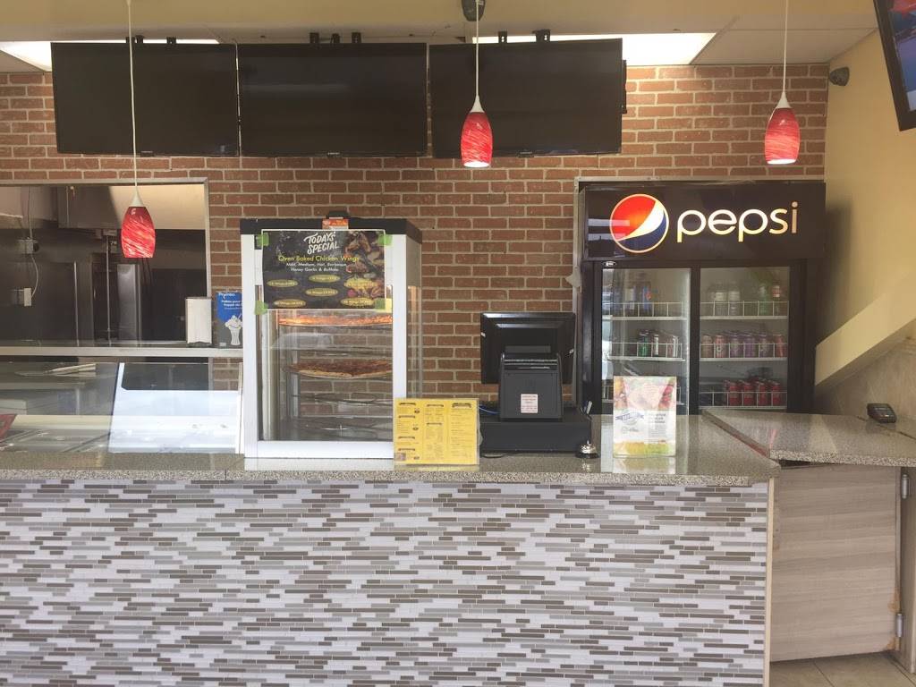 Pizza ‘N’ Curry Express | restaurant | 10095 Bramalea Rd Unit # 104, Brampton, ON L6R 0K1, Canada | 9057934212 OR +1 905-793-4212