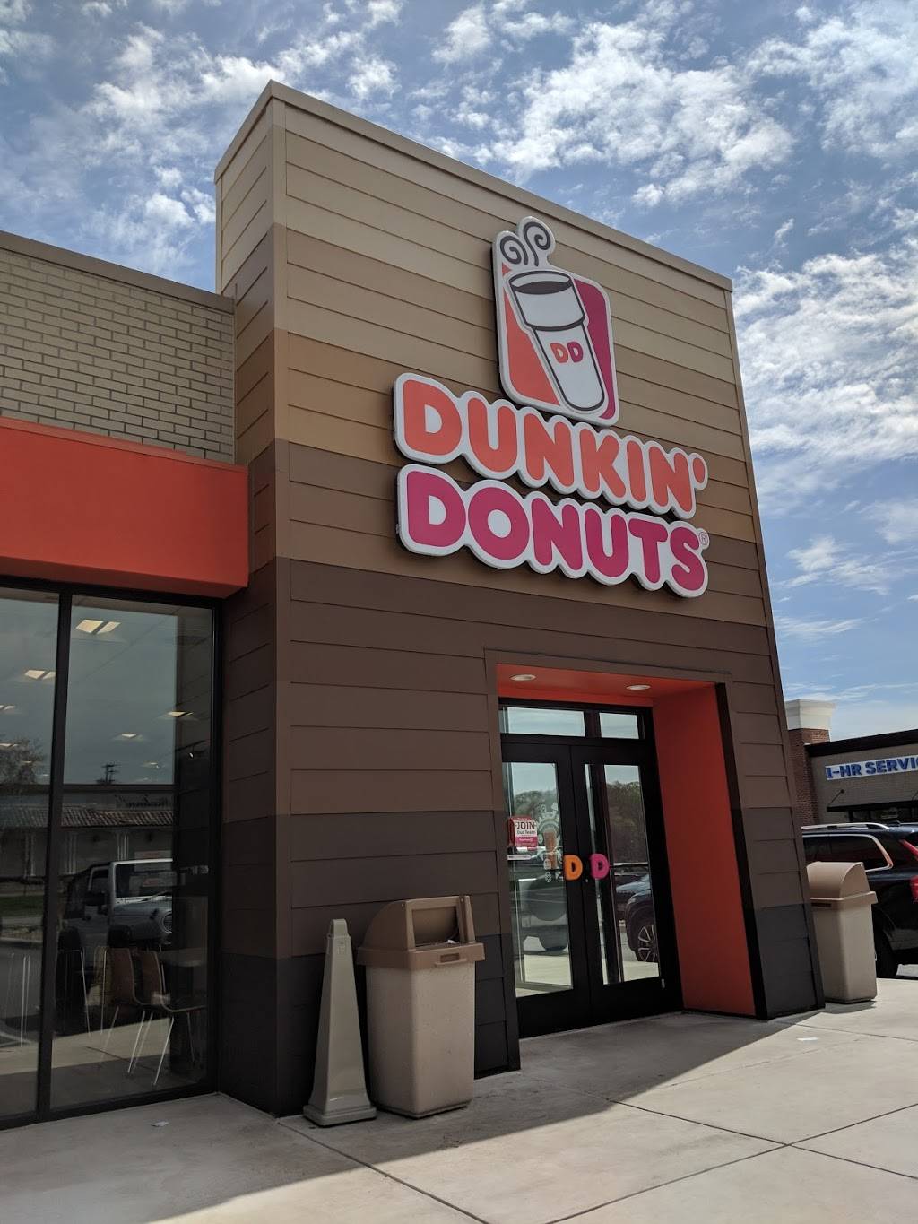 Dunkin | bakery | 1305 Boardman Poland Rd, Poland, OH 44514, USA | 3307588881 OR +1 330-758-8881