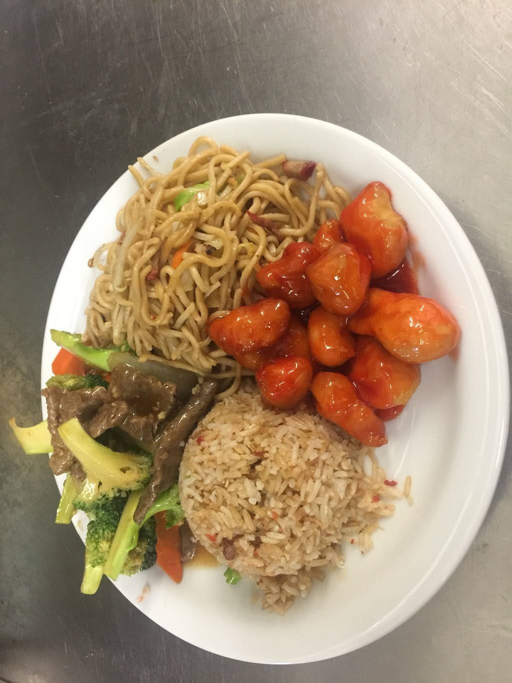 New China Restaurant | restaurant | 186 Coalinga Plaza, Coalinga, CA 93210, USA | 5599350779 OR +1 559-935-0779