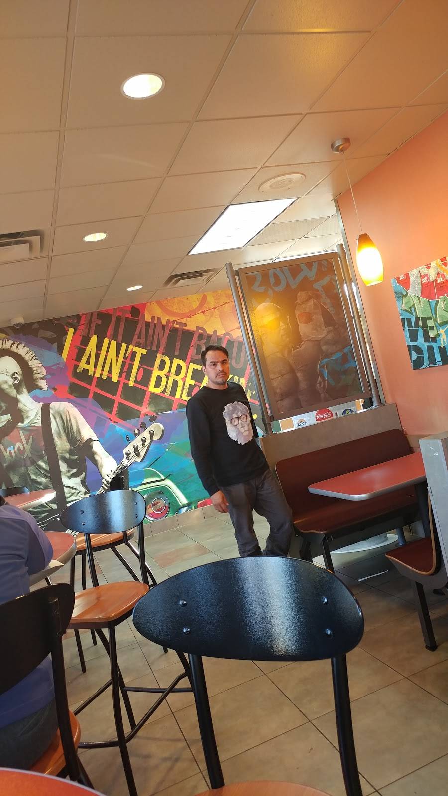 Jack in the Box | restaurant | 425 Blossom Hill Rd, San Jose, CA 95123, USA | 4086295518 OR +1 408-629-5518