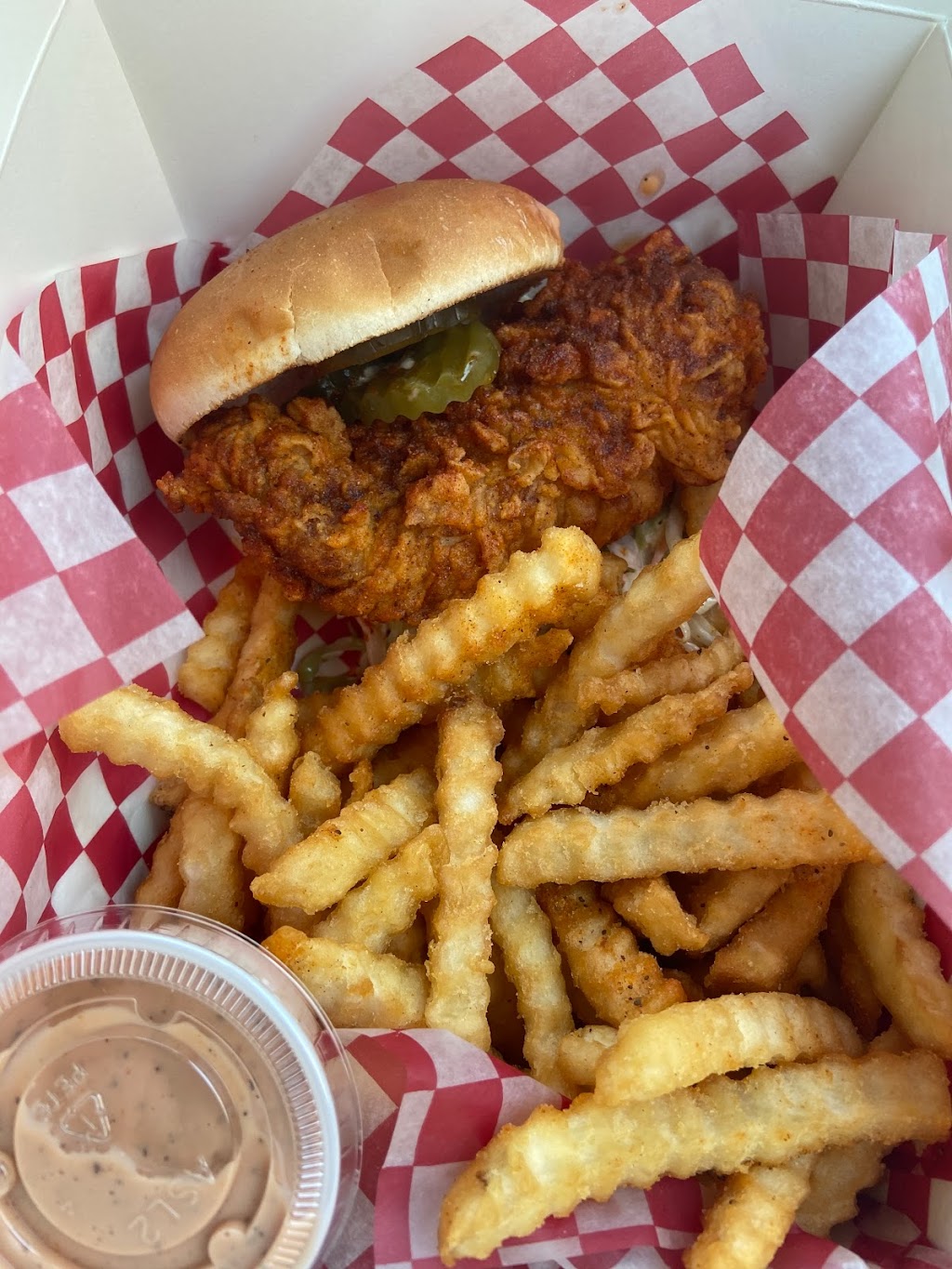 Hotties Fried Chicken | restaurant | University Village, 1223 University Ave, Riverside, CA 92507, USA | 9515308320 OR +1 951-530-8320