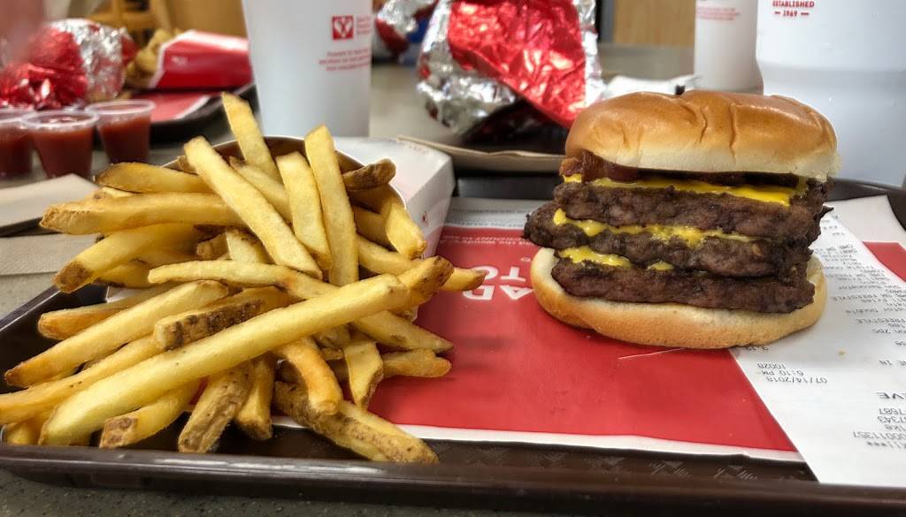 Wendys | restaurant | 5596 Hixson Pike, Hixson, TN 37343, USA | 4235217687 OR +1 423-521-7687