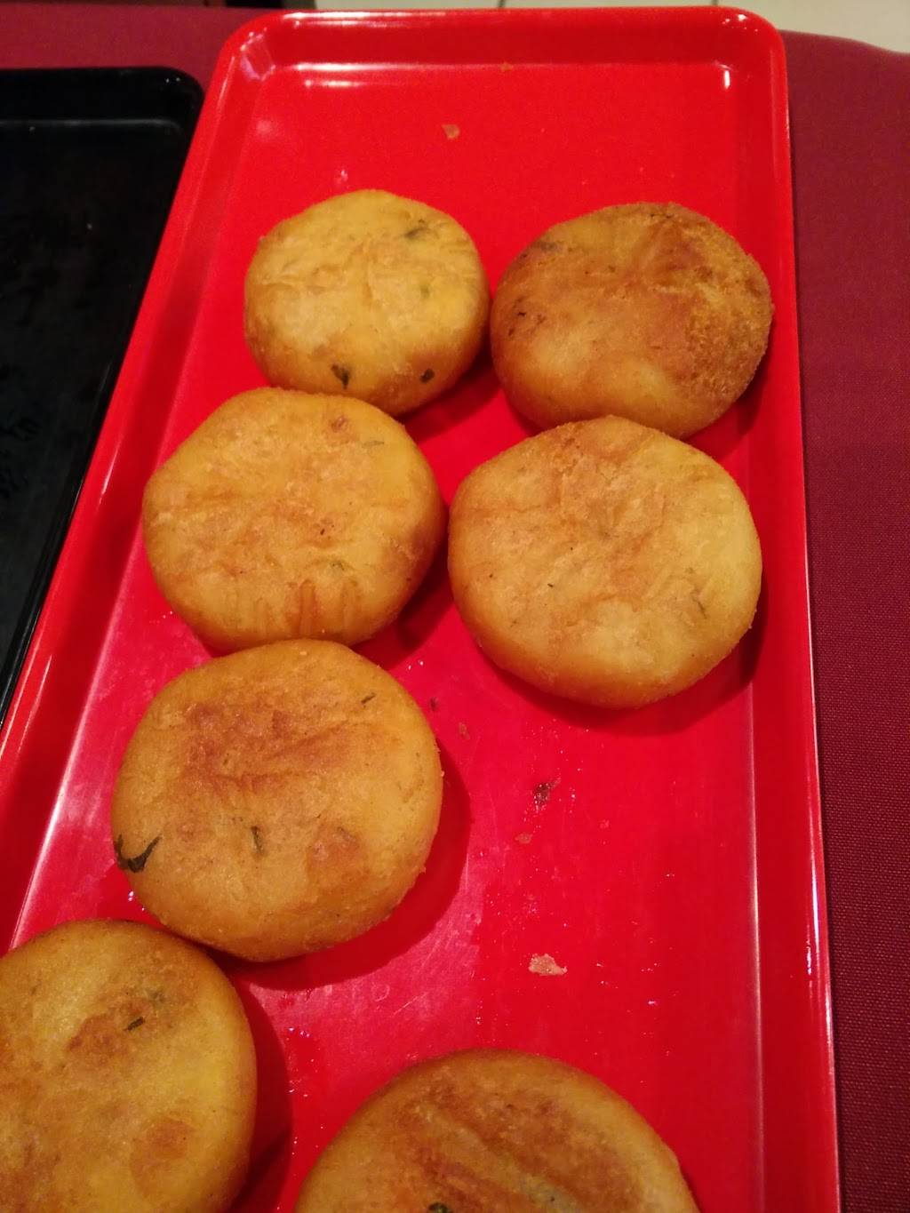 Ishina Distinguished Indian Cuisine Inc | restaurant | 14 Bexley Pl, Nepean, ON K2H 8W2, Canada | 6137211067 OR +1 613-721-1067