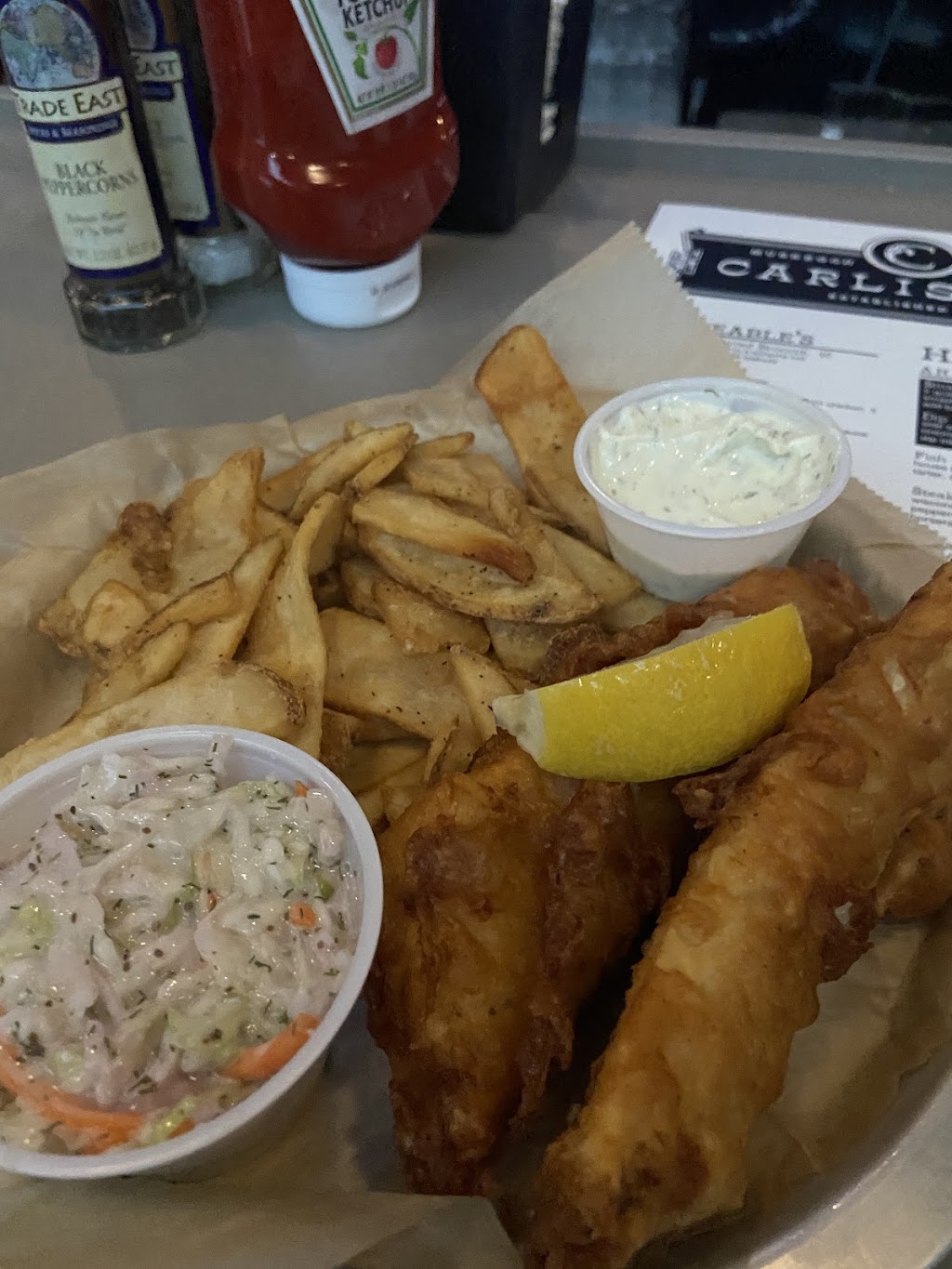 Carlisles | restaurant | 470 W Western Ave, Muskegon, MI 49440, USA | 2317889500 OR +1 231-788-9500