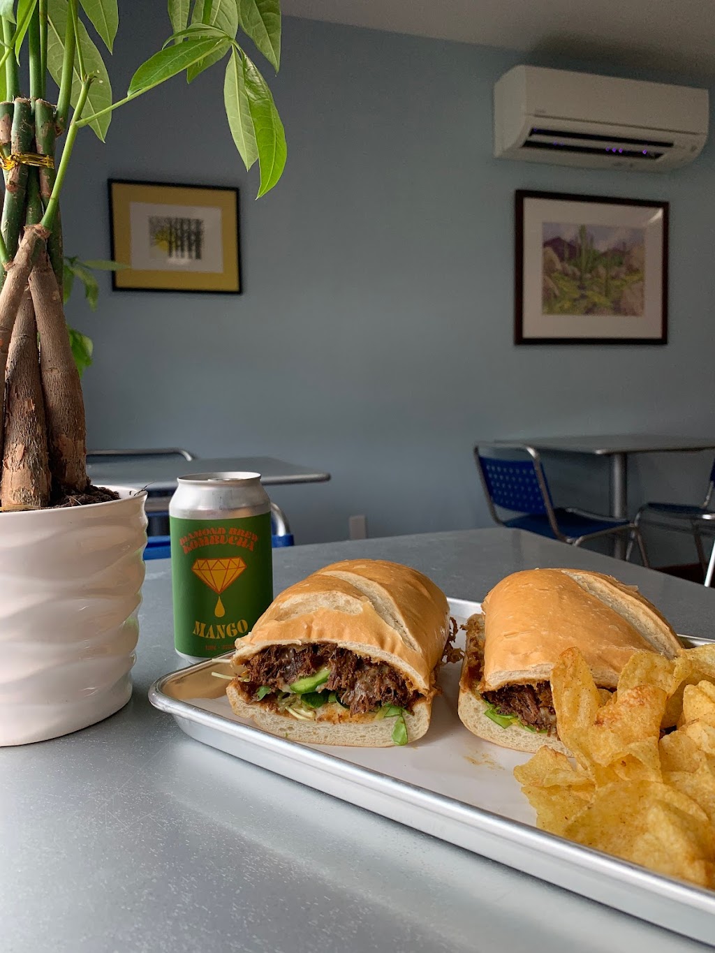 Pleasant Counter | restaurant | 907 S Pleasant St, Springdale, AR 72764, USA | 7374001189 OR +1 737-400-1189