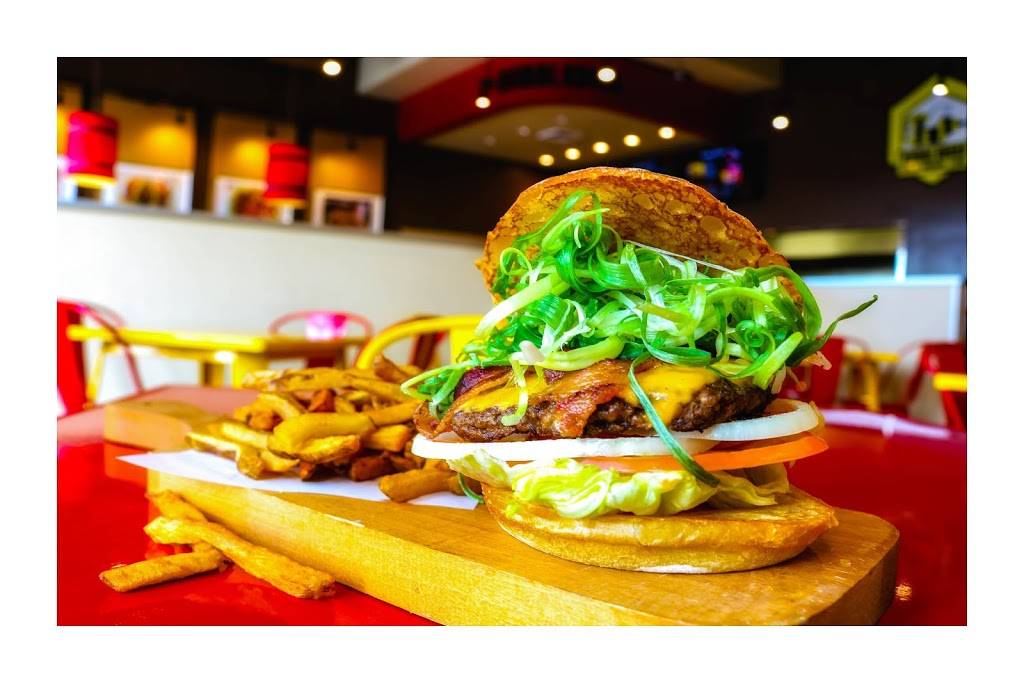 Bumblebees BBQ & Grill | restaurant | 2682 High Commons Way, West Valley City, UT 84120, USA | 8018691600 OR +1 801-869-1600