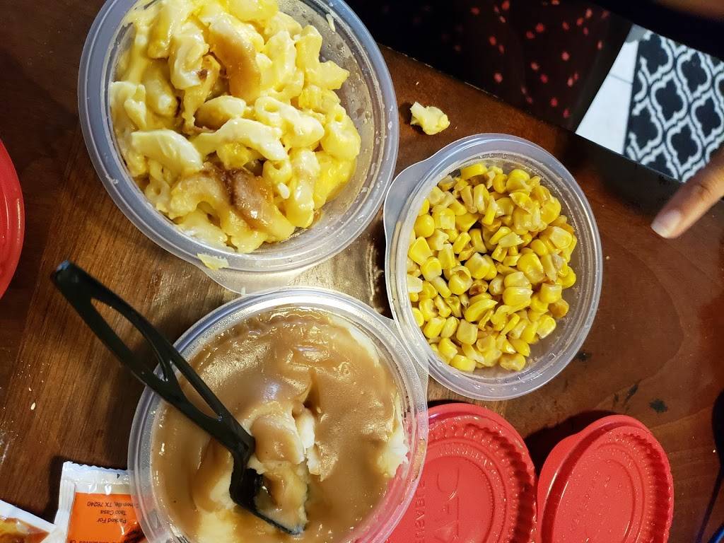 KFC | restaurant | 915 N Interstate 35, DeSoto, TX 75115, USA | 9722246042 OR +1 972-224-6042