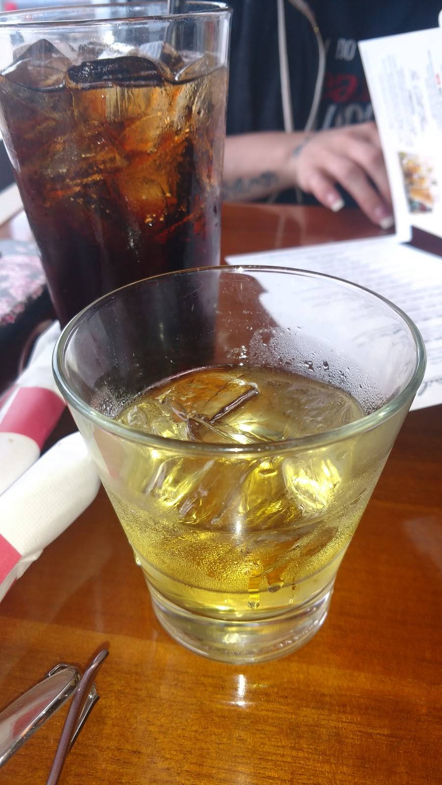 TGI Fridays | restaurant | 8104 E 49th Dr, Denver, CO 80238, USA | 3033718840 OR +1 303-371-8840