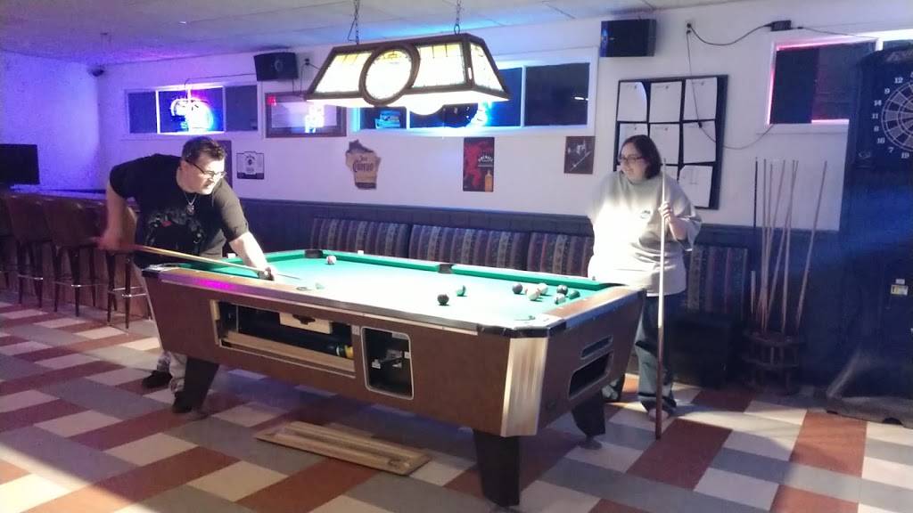 Benders Bar | restaurant | 409 E Northwater St, Silver Lake, WI 53170, USA | 2628855070 OR +1 262-885-5070