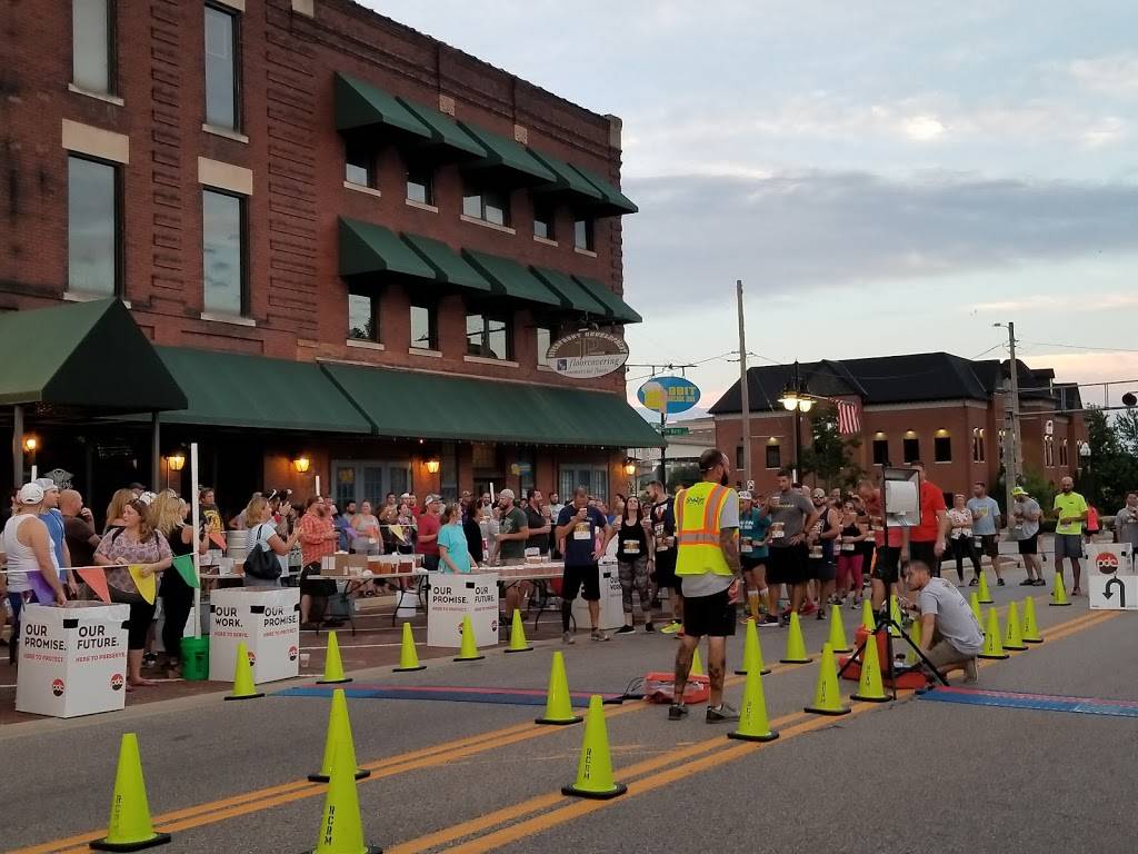 Tannins & Hops | restaurant | 619 A Southwest Water Street, Peoria, IL 61602, USA | 3099662165 OR +1 309-966-2165