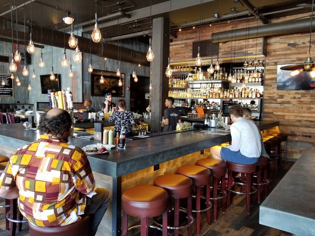 Bakersfield DET | restaurant | 3100 Woodward Ave, Detroit, MI 48201, USA | 3139747040 OR +1 313-974-7040