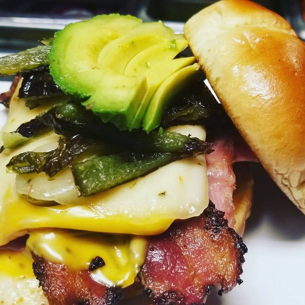 Crimson and Gold Tavern | restaurant | 2017 S University Blvd, Denver, CO 80210, USA | 7203795454 OR +1 720-379-5454