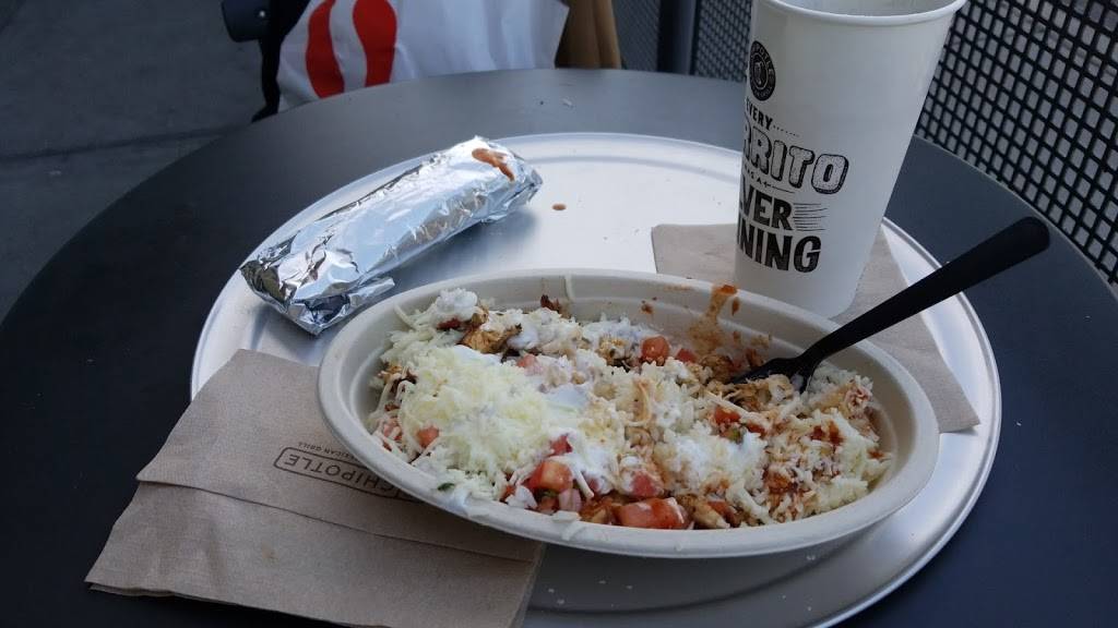 Chipotle Mexican Grill | restaurant | 2314 S Shore Center, Alameda, CA 94501, USA | 5103371592 OR +1 510-337-1592