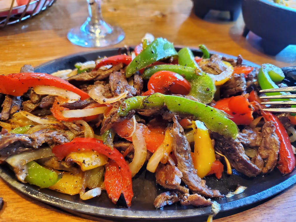 El Diamante Restaurant | restaurant | 106 W Bonbright St, Carlsbad, NM 88220, USA | 5752662156 OR +1 575-266-2156