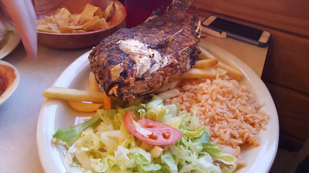 Taqueria El Charro Tapatio | restaurant | 311 E Hopkins St, San Marcos, TX 78666, USA | 5123922888 OR +1 512-392-2888