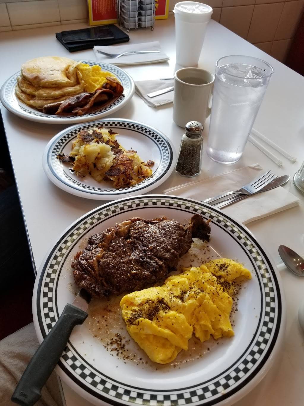 Nicky Ds | restaurant | 5849 East 8 Mile Road, Warren, MI 48091, USA | 5867563600 OR +1 586-756-3600