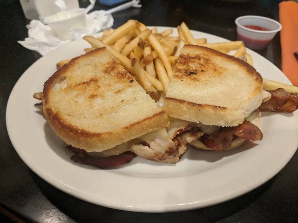 CJs Diner | restaurant | 74894 Lennon Pl suite h-1, Palm Desert, CA 92260, USA | 7608379650 OR +1 760-837-9650