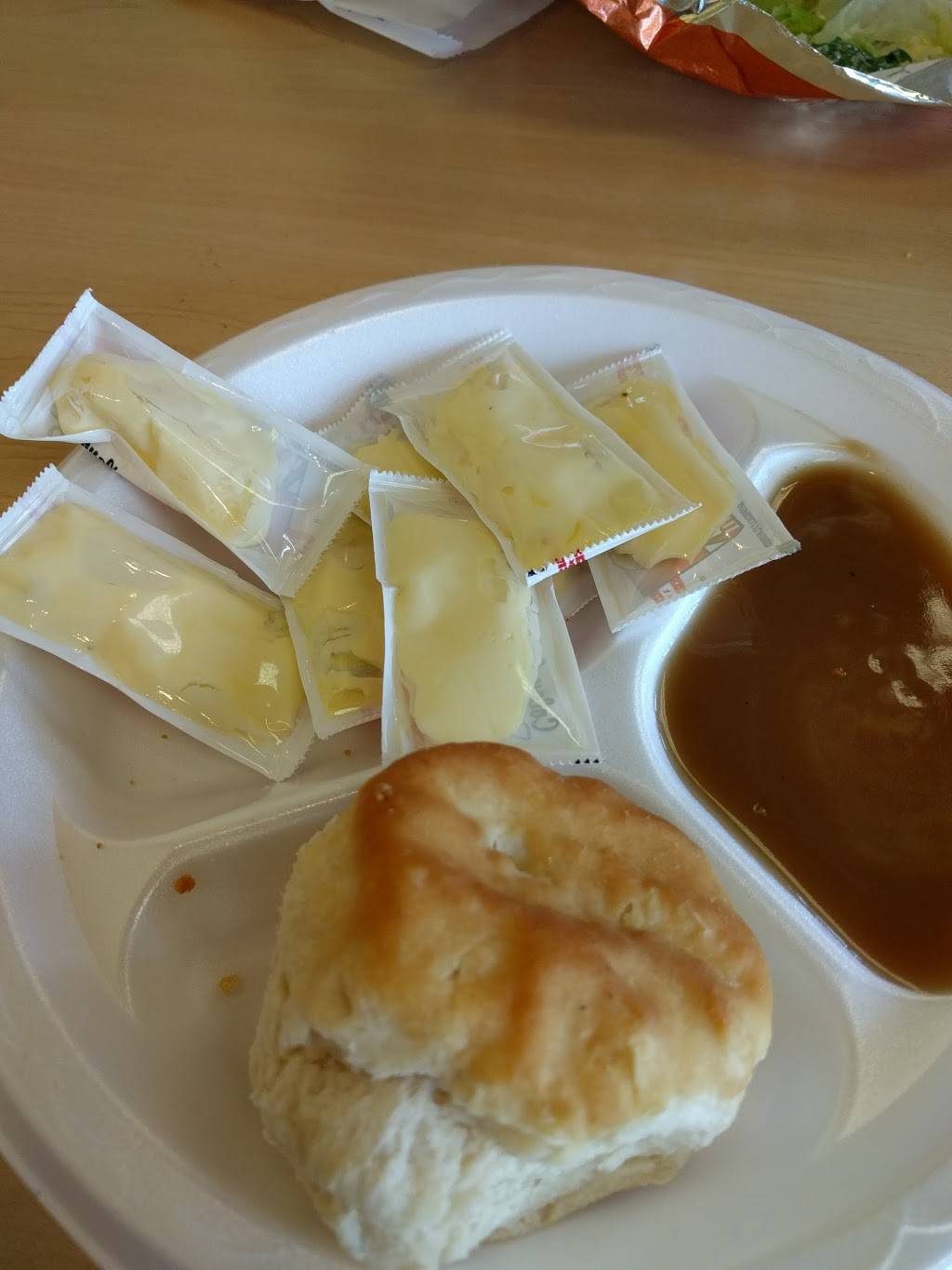 KFC | restaurant | 1414 E Apple Ave, Muskegon, MI 49442, USA | 2317773556 OR +1 231-777-3556